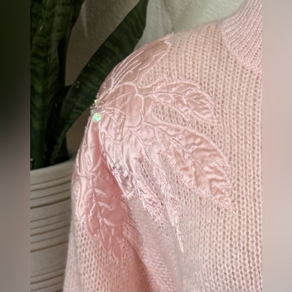 Vintage Pink pastel Knit Sweater – Beaded Lace sequin Shoulder feminine - Picture 5 of 6